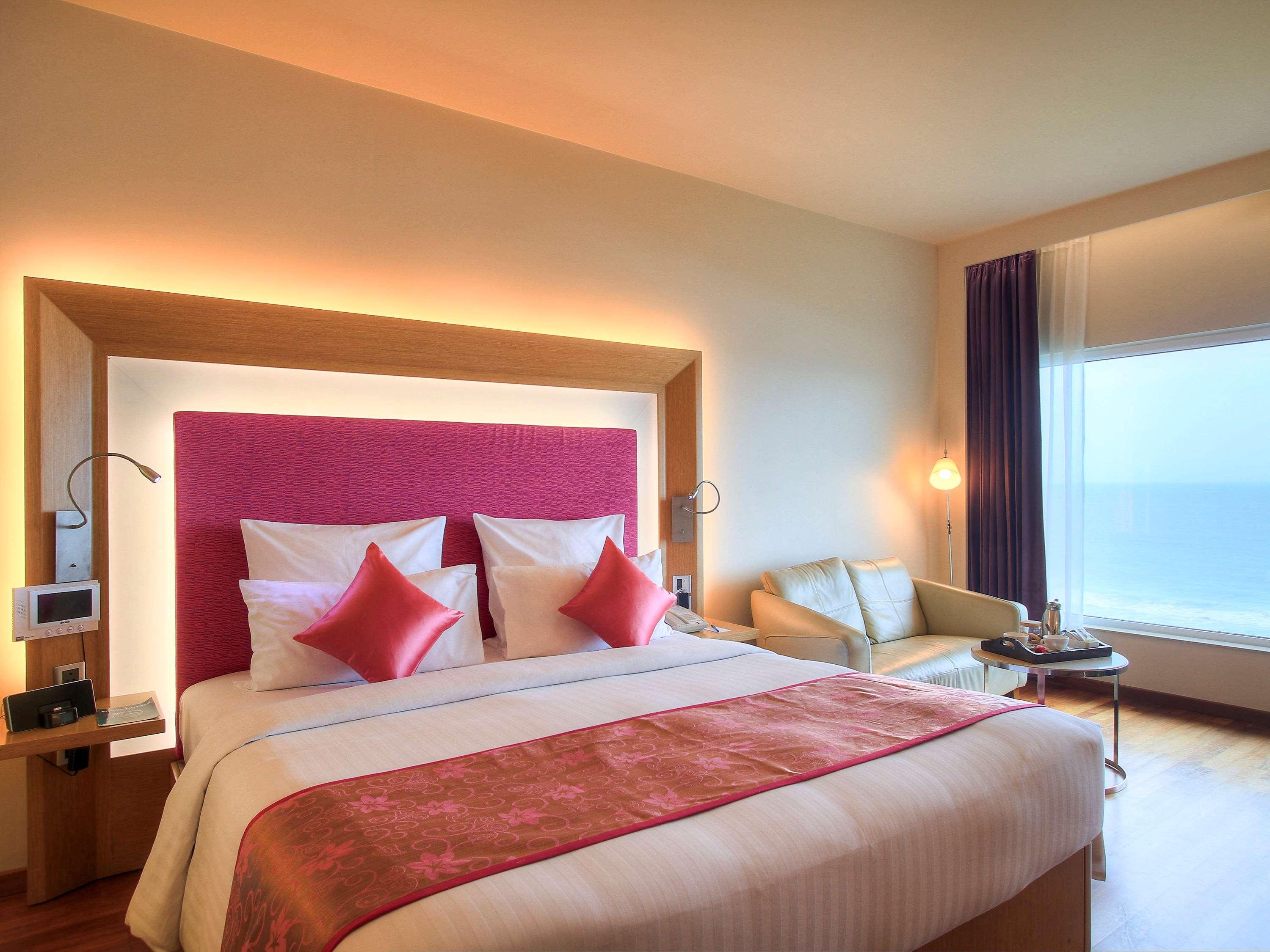 Novotel Visakhapatnam Varun Beach Exterior foto Deluxe Room