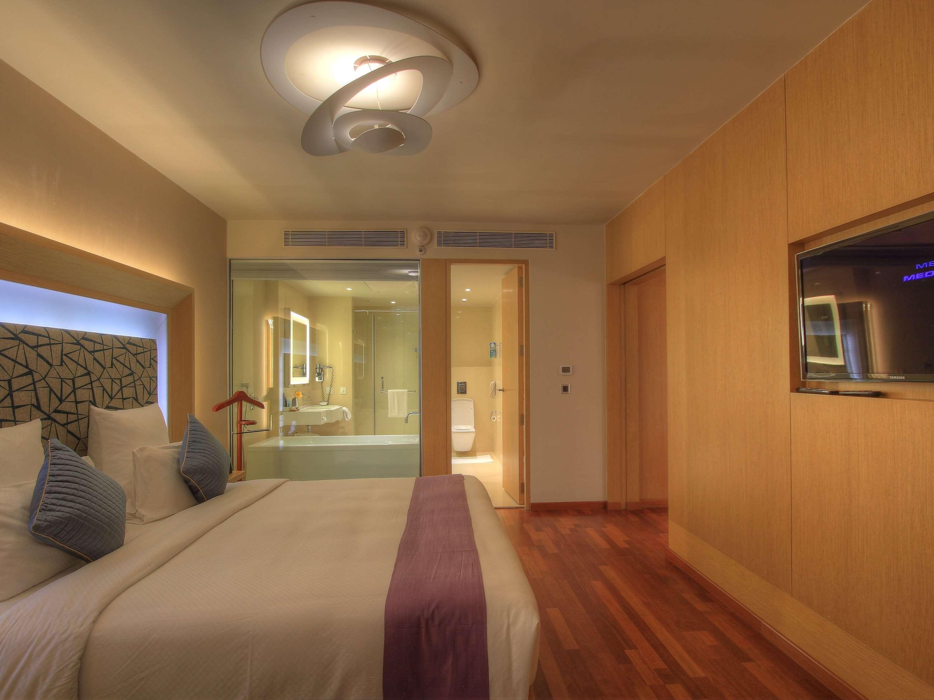 Novotel Visakhapatnam Varun Beach Exterior foto Deluxe Room