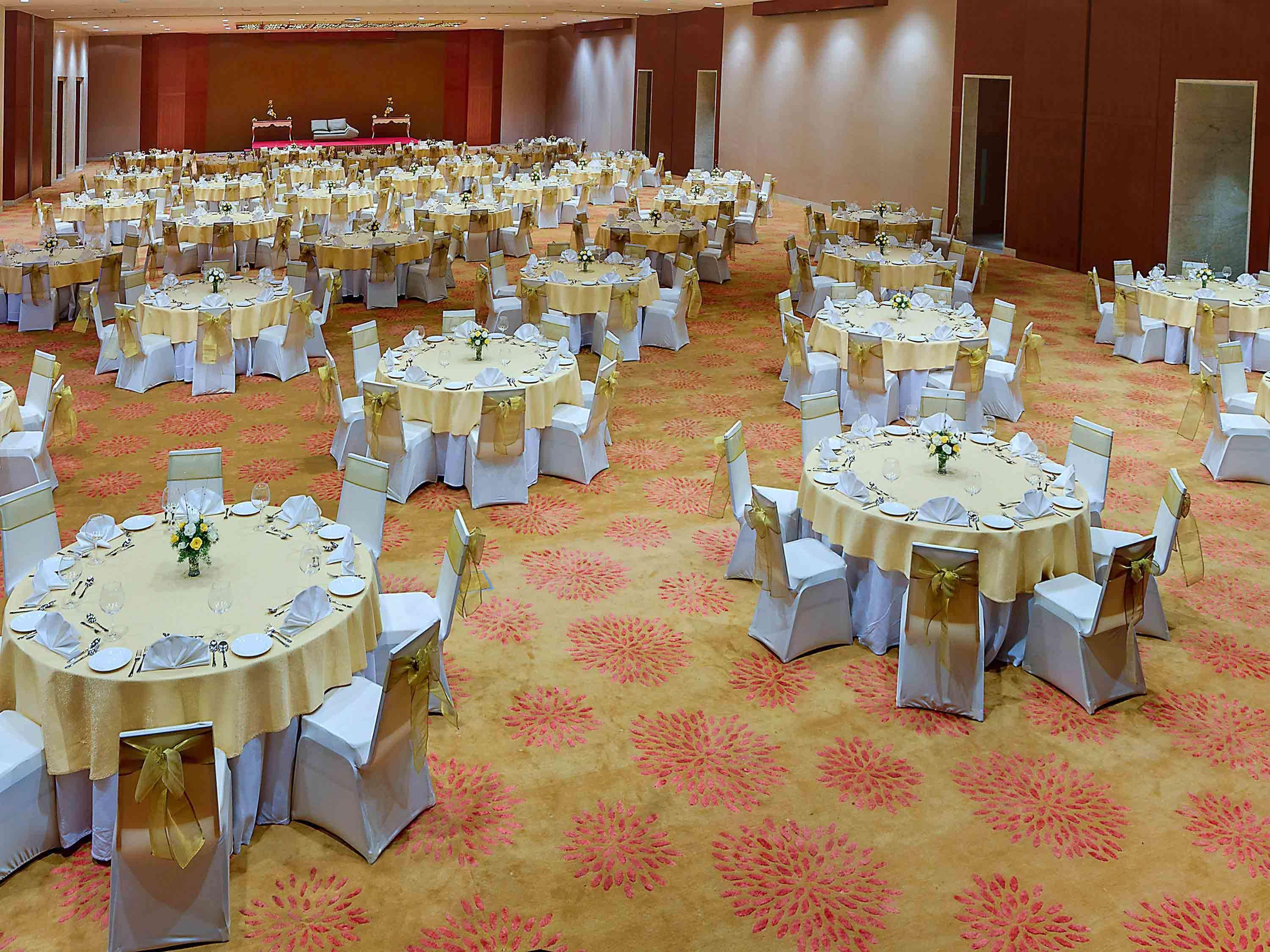 Novotel Visakhapatnam Varun Beach Exterior foto The Grand Ballroom
