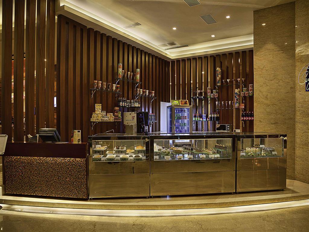 Novotel Visakhapatnam Varun Beach Exterior foto The Coffee Shop
