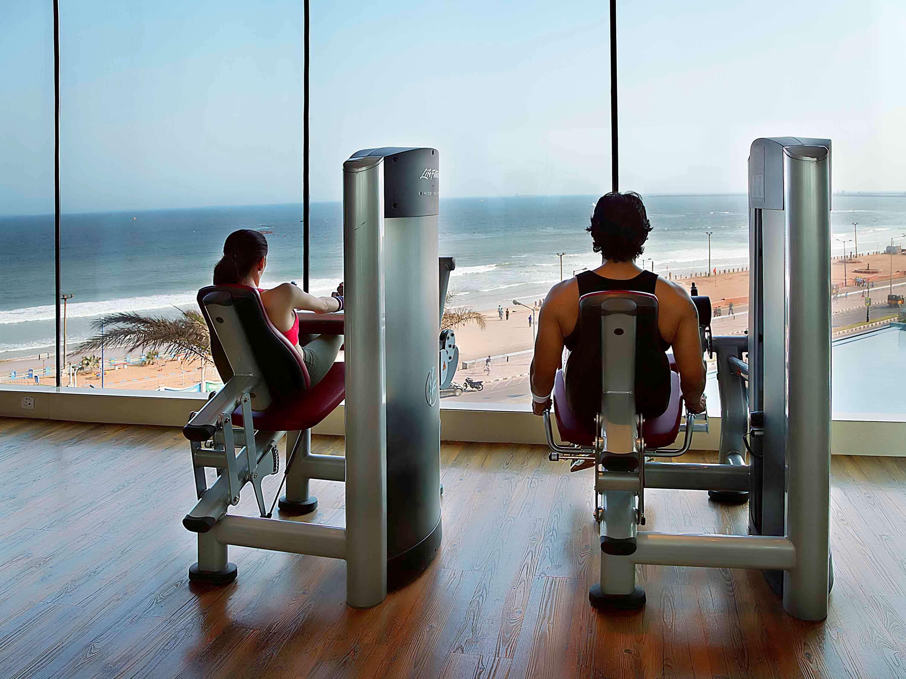 Novotel Visakhapatnam Varun Beach Exterior foto The gym at the Hilton Tel Aviv