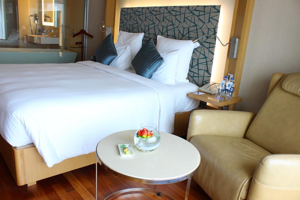 Novotel Visakhapatnam Varun Beach Exterior foto